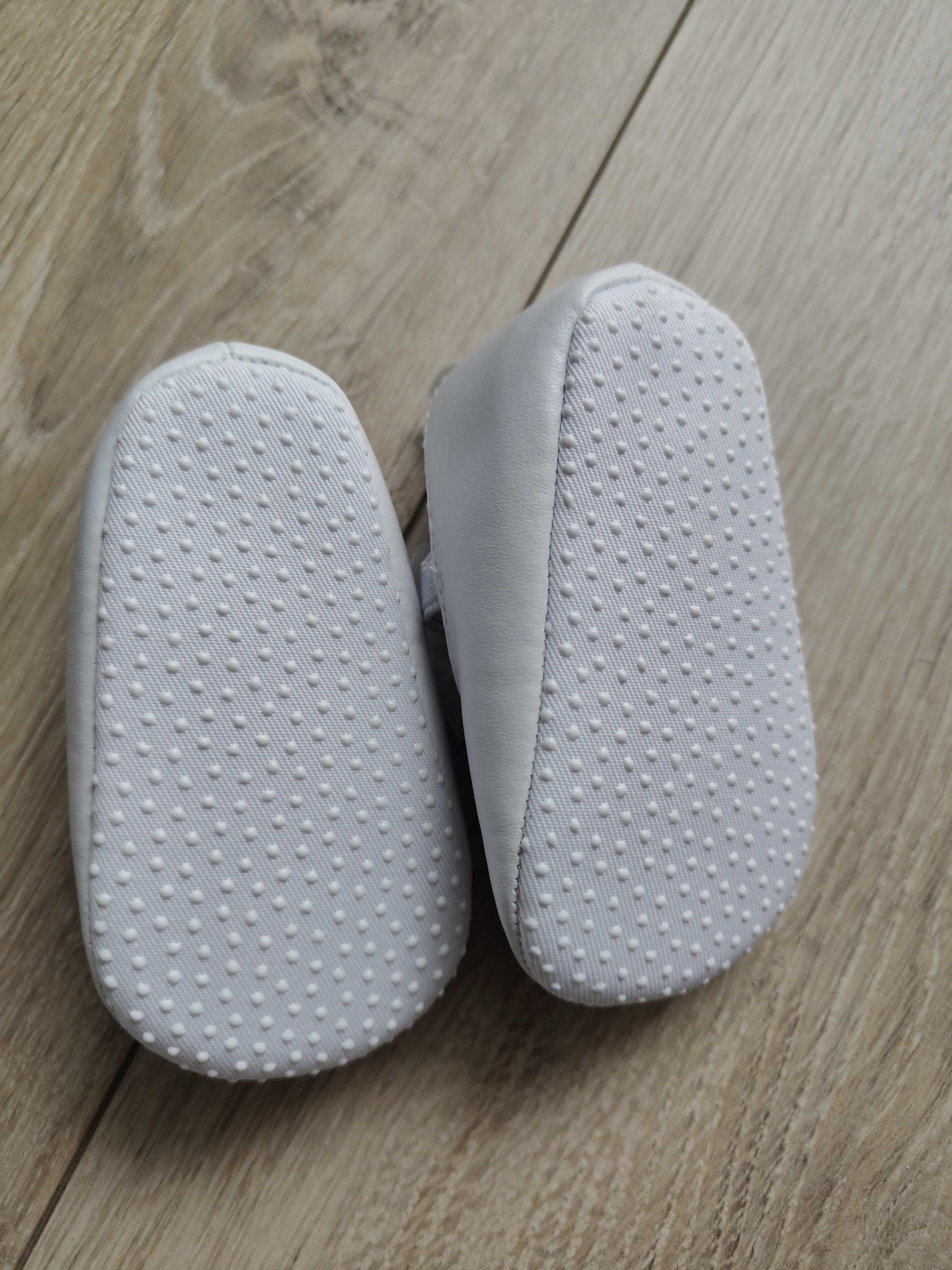 Buty na chrzciny dla dziewczynki 0-6miesiecy 11cm