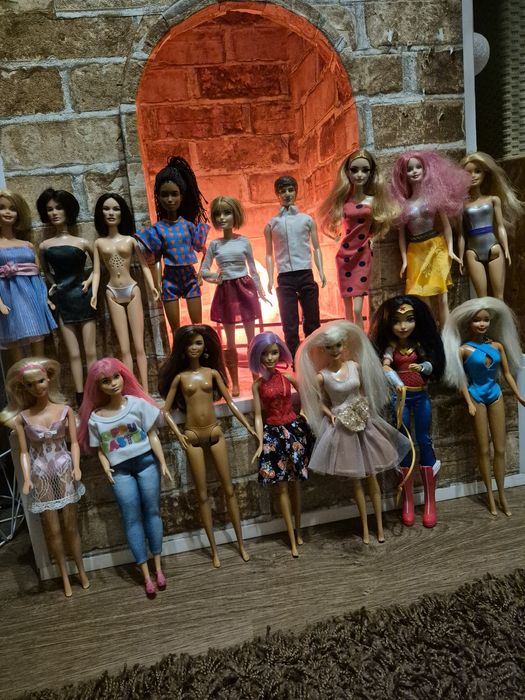 Ляльки Барбі рідкісні.
