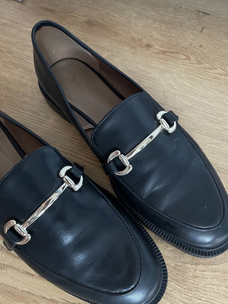 Czarne mokasyny z klamra 39 h&m