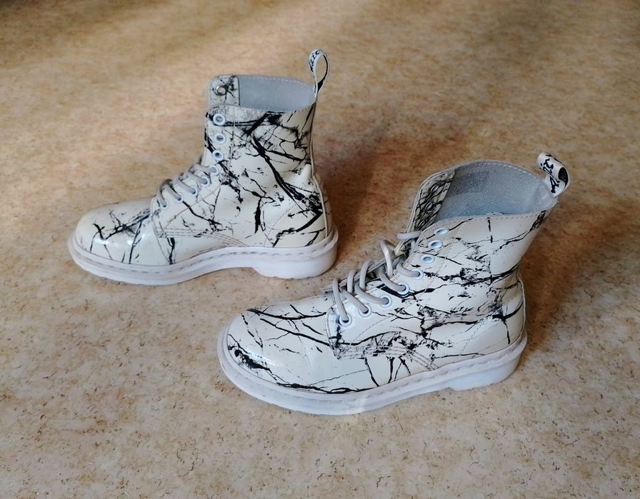 Ботинки берцы Доктор Мартинс. PASCAL MARBLE in White Dr. Martens