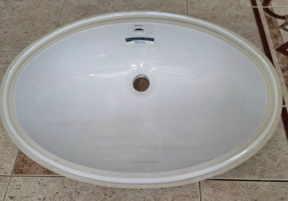 Lavatório Roca de encastrar
