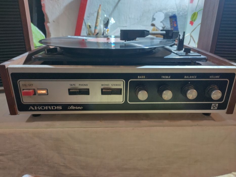Проигрыватель винила Akords 2