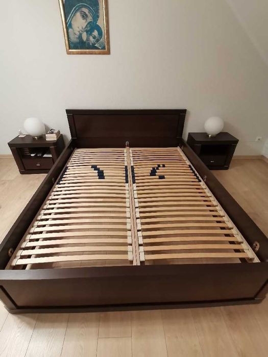 Łóżko, stelarz i zestaw szafek nocnych