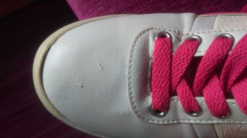 Białe adidasy za kostkę różowe sznurówki sportowe buty