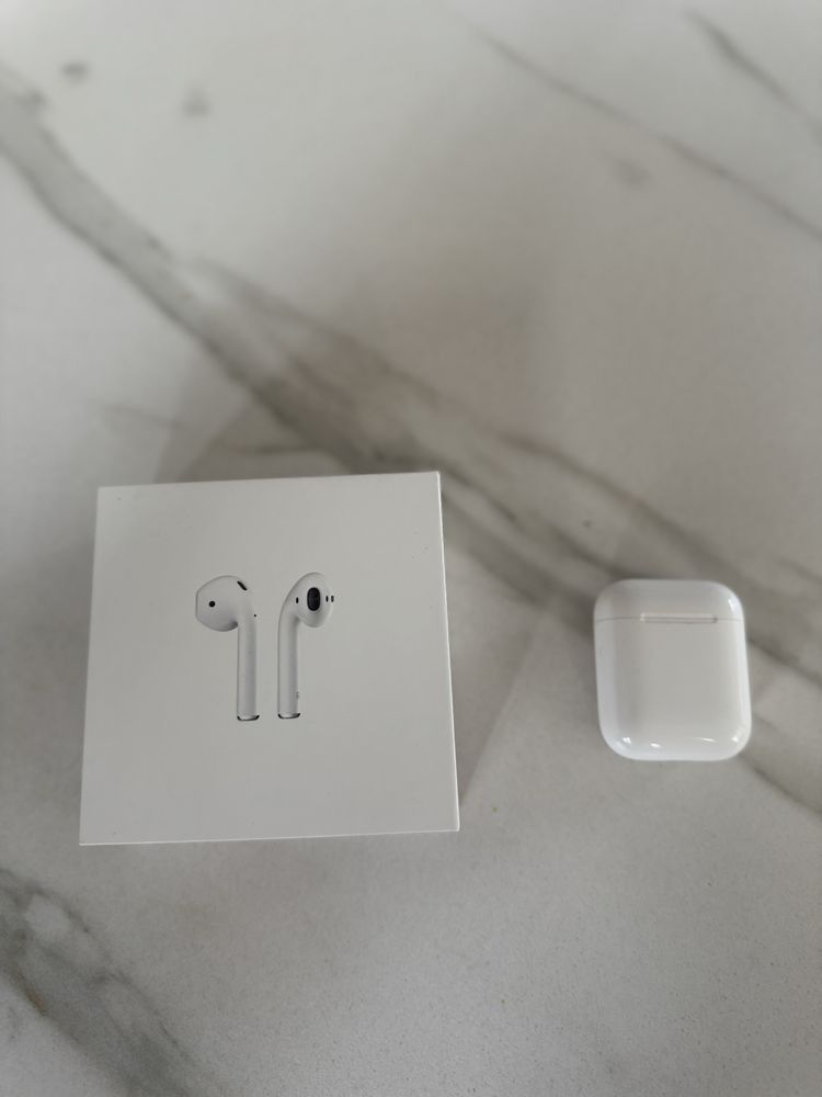 SPRZEDAM Apple Air Pods (bez jednej sluchawki)