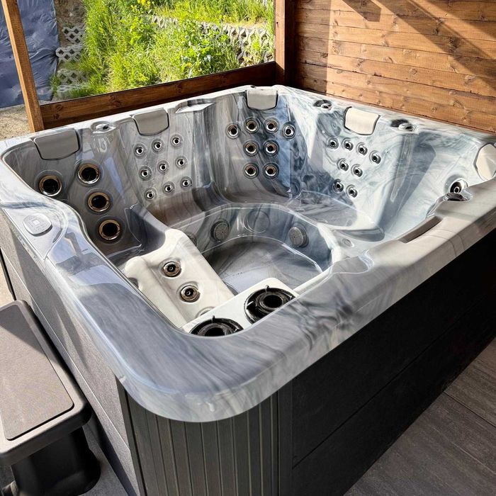Wanna Jacuzzi Viskan SANDO – Luksusowy hydromasaż dla 6 osób, 52 dysze