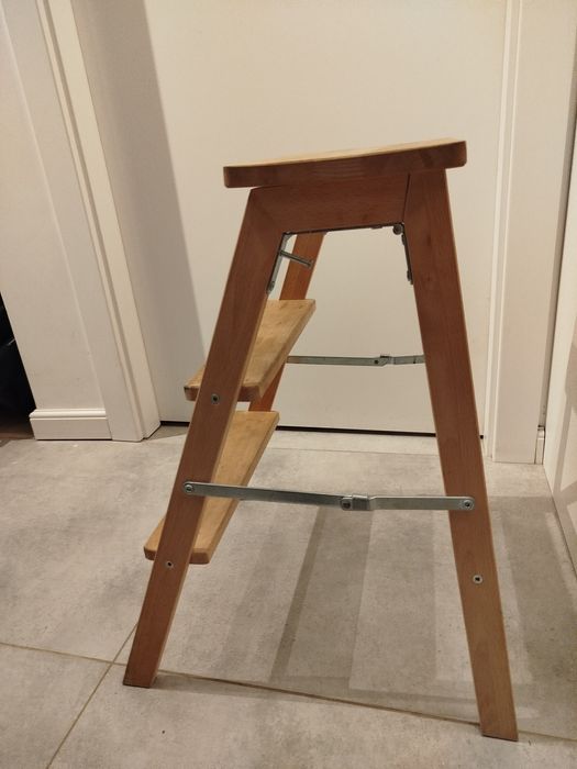 Schodki do kuchni z taboretem IKEA