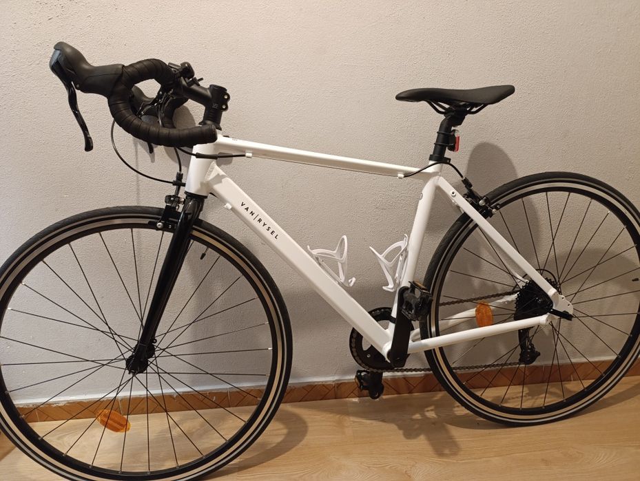 Bicicleta de estrada Van Rysel 
Foi comprada final de Novembro de 2024