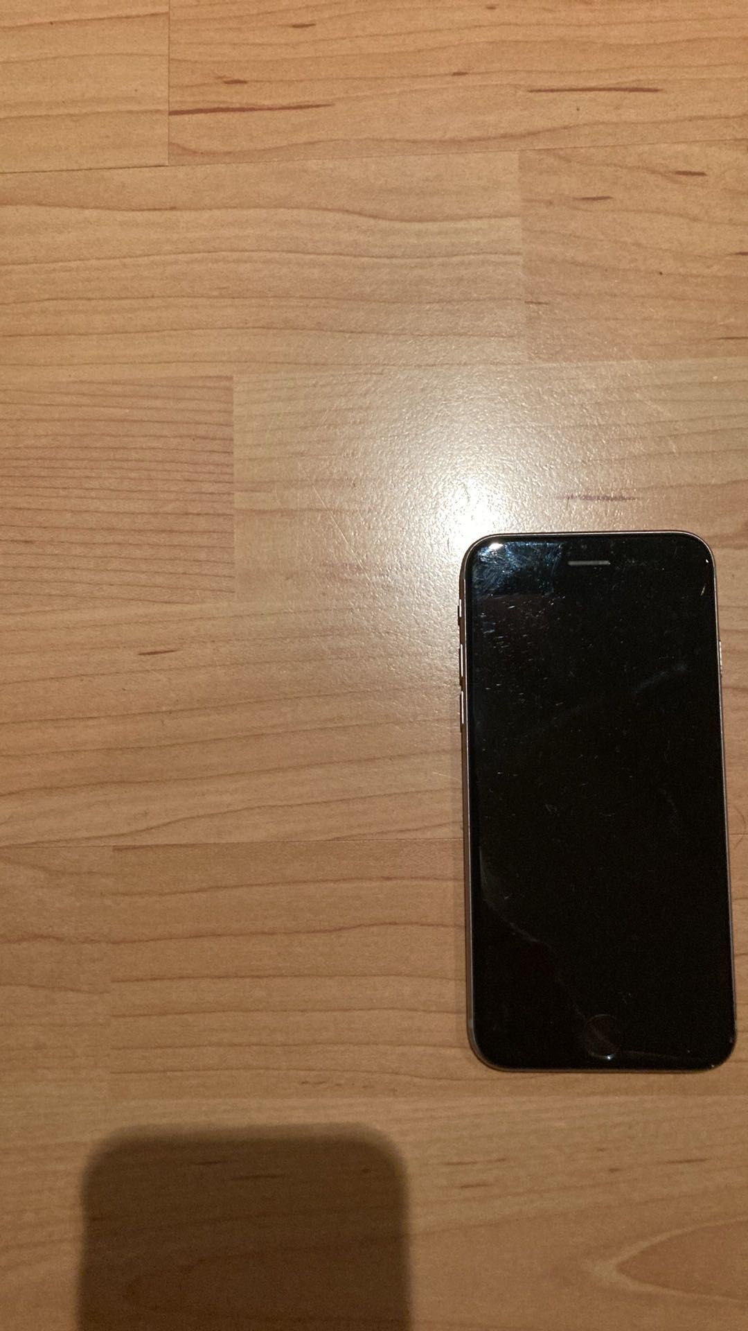 iPhone 6S uszkodzona płyta główna, reszta ok- rezerwacja