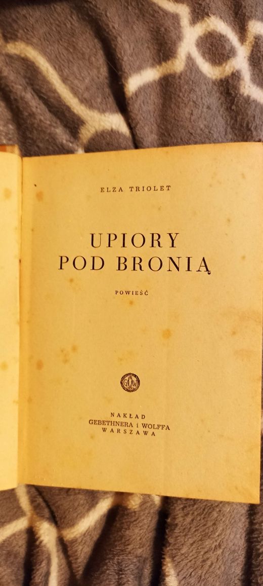 Upiory pod bronią Elza Triolet