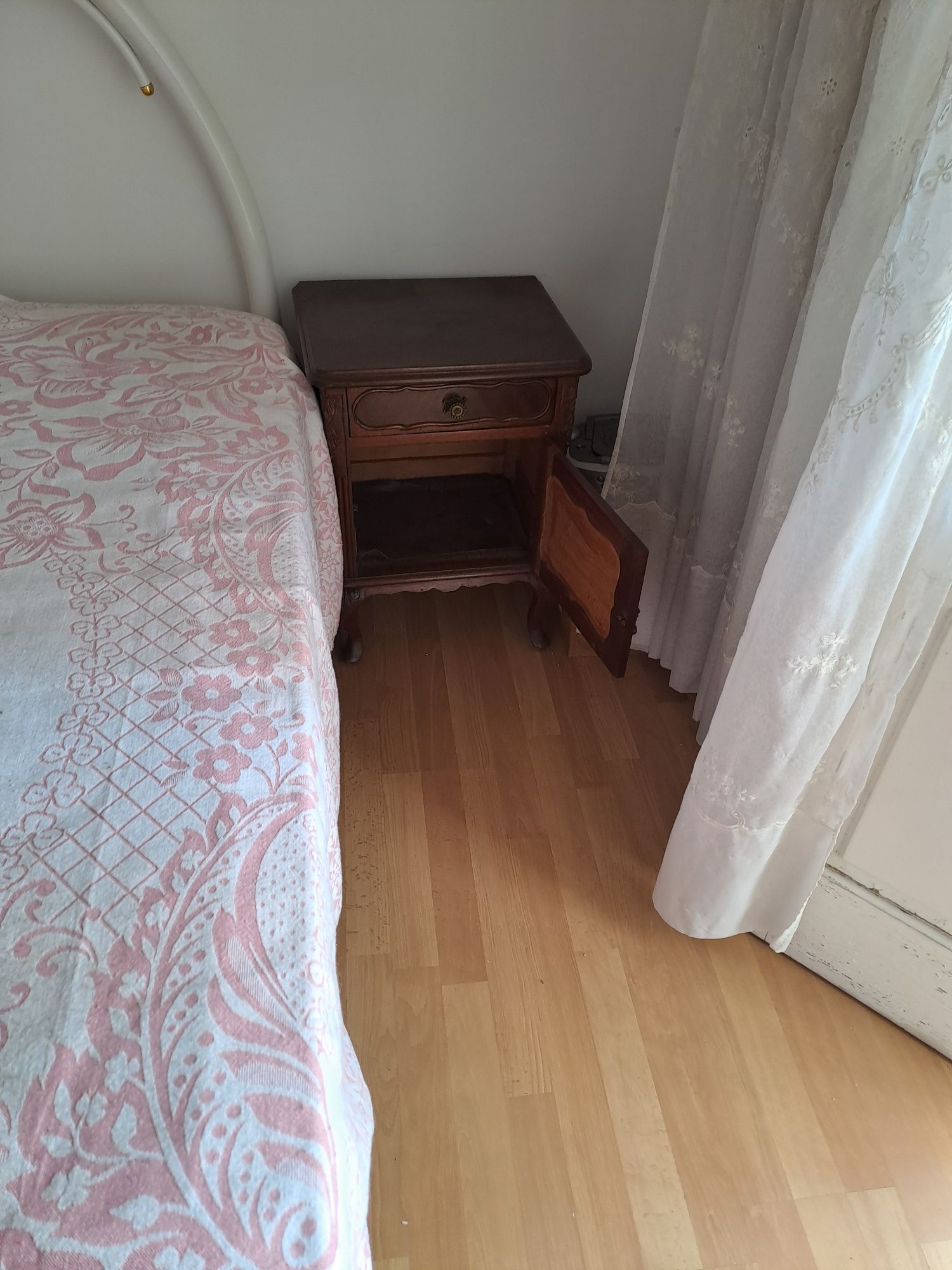 Mobília de quarto. Antiga. SEM CAMA