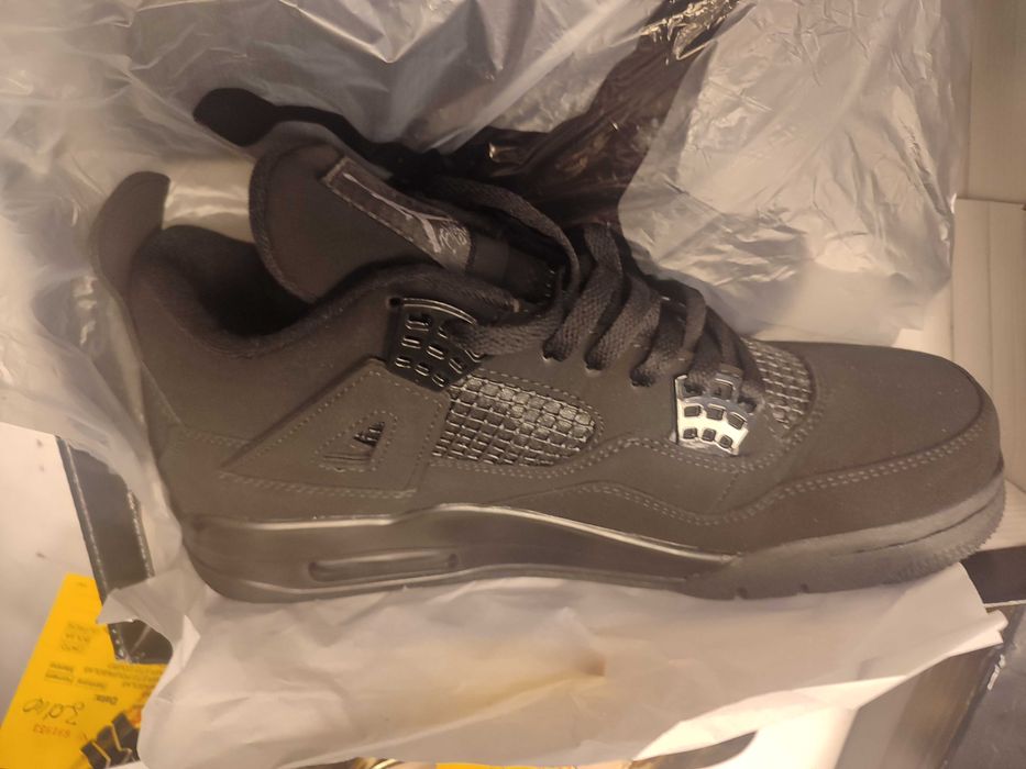 Jordan 4 black cat