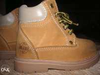 Botas de menino tamanho 22