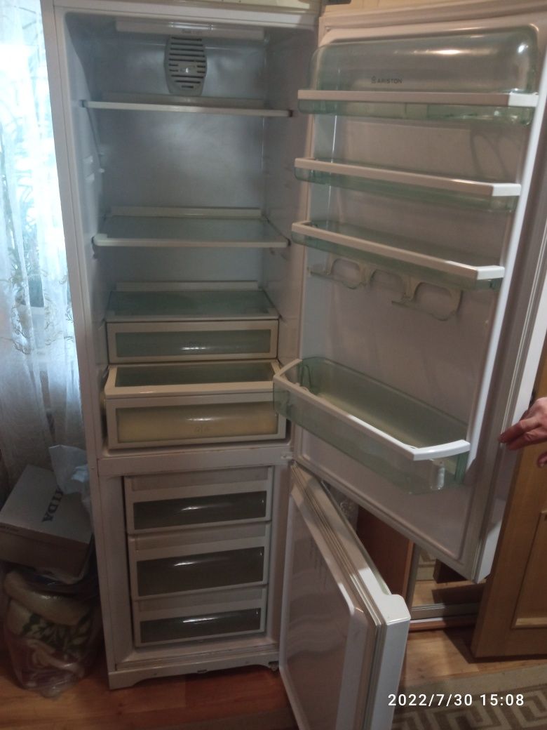 Холодильник Ariston MBL2021C