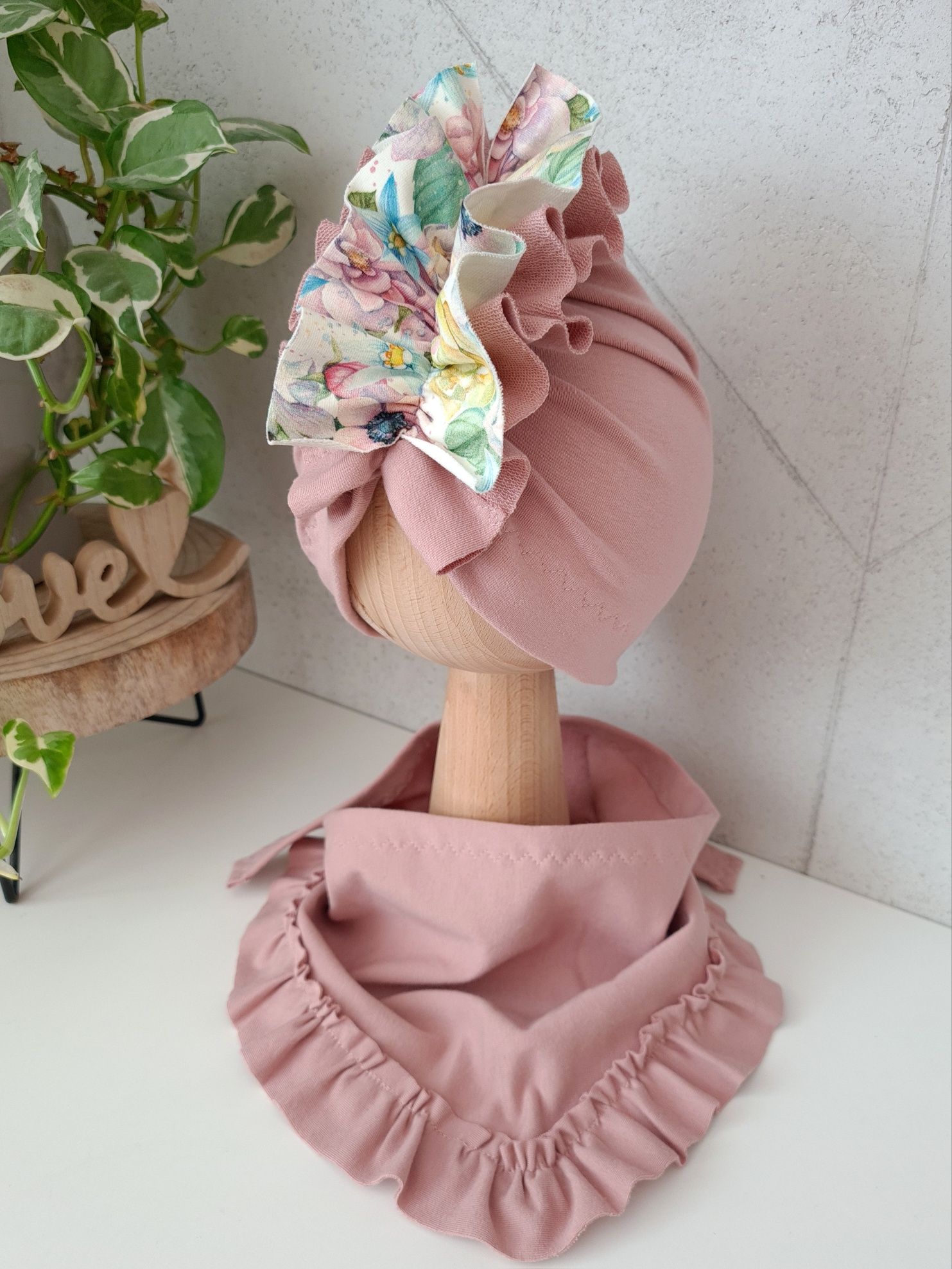 Komplet wiosenny czapka turban i chusta z falbanką