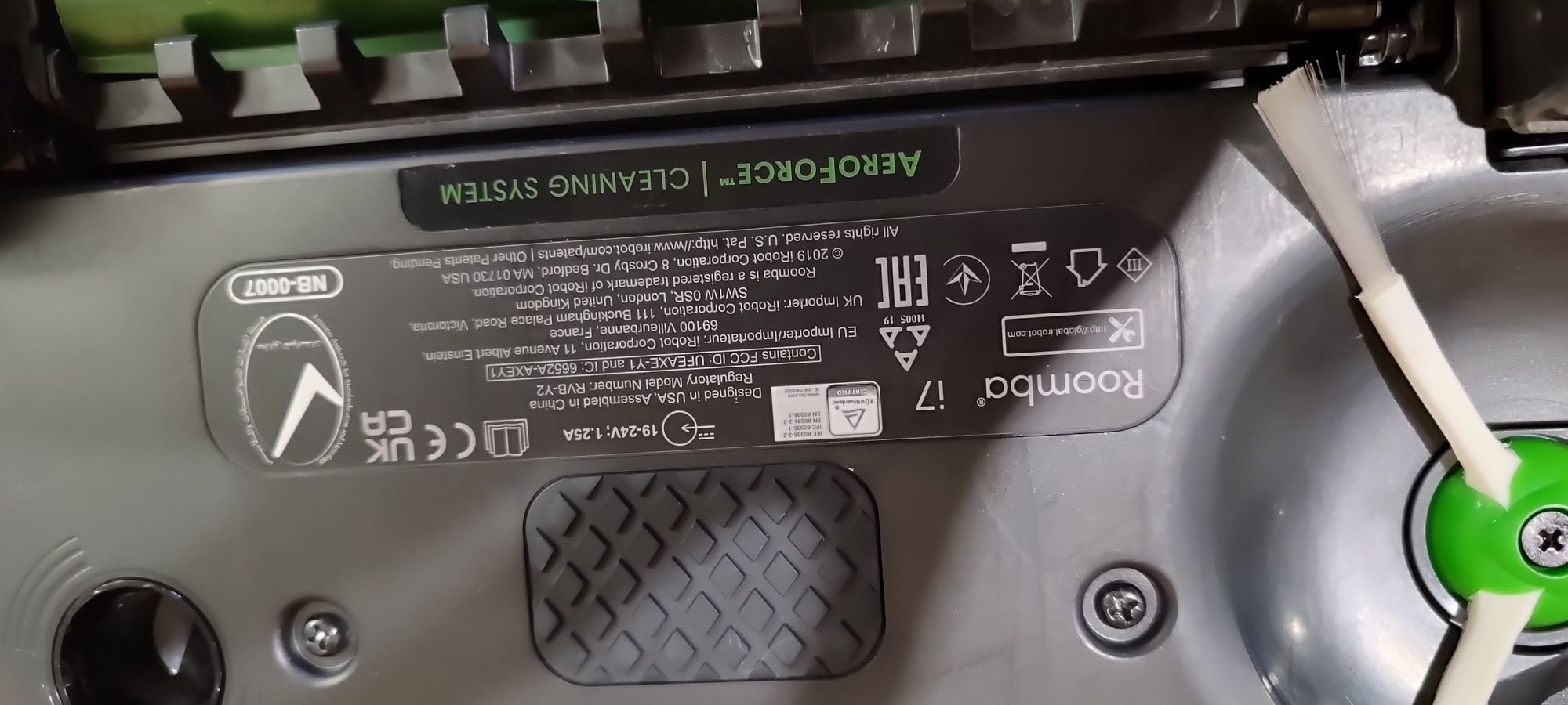 Robot samosprzątający iRobot Roomba i7+ stacja samopróżniająca