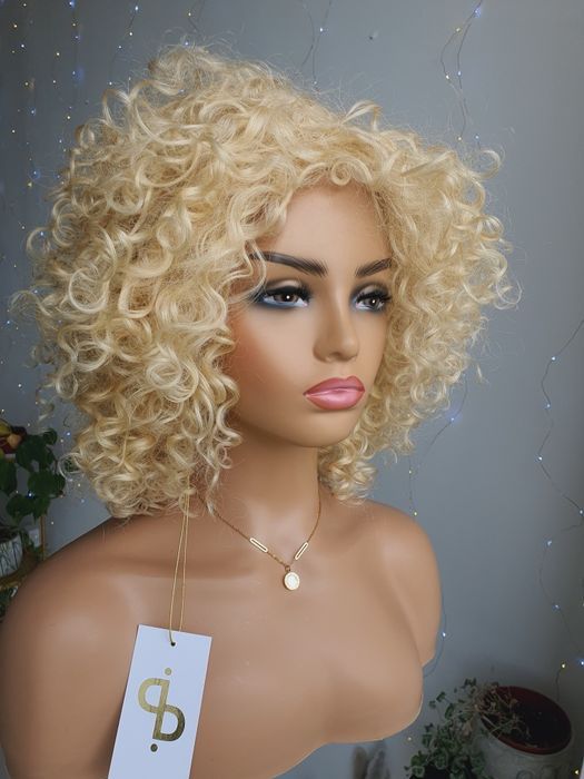 Peruka z włosów naturalnych jasny blond loki afroloki włosy