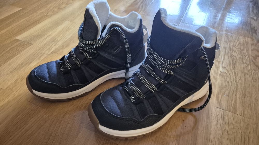 Buty zimowe dla dziecka r. 37