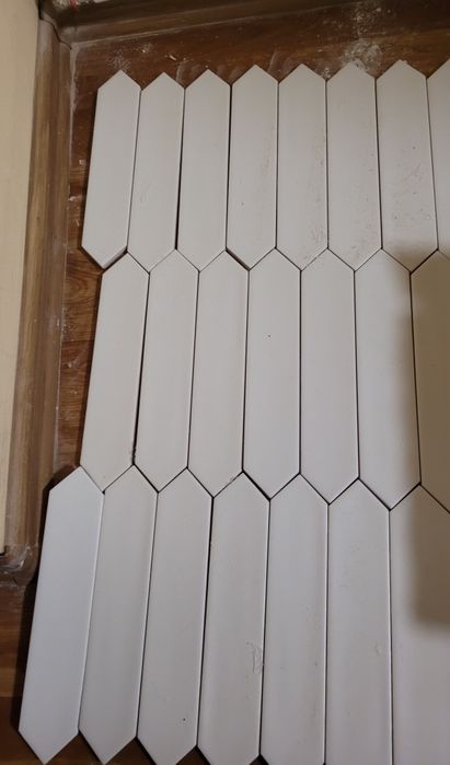 płytka ścienna ceramiczna, Nowa Biała w ilości 96 sztuk I klej