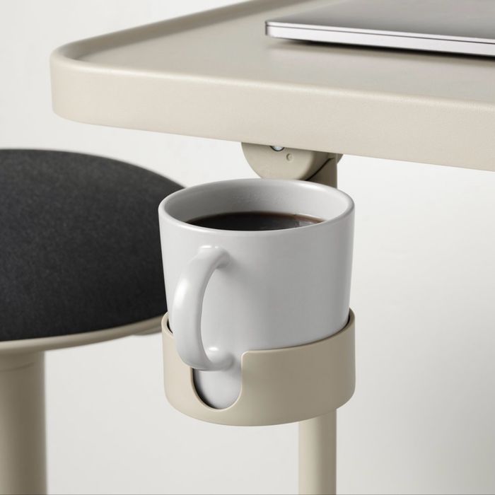 Stolik pod laptopa BJÖRKÅSEN – beżowy