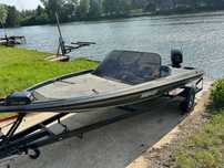 Лодка Javelin Renegade 21 + лафет +  Johnson 175 EFI , Амеріка Човен .