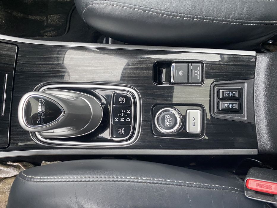 Плагін гібрід mitsubishi outlander phev