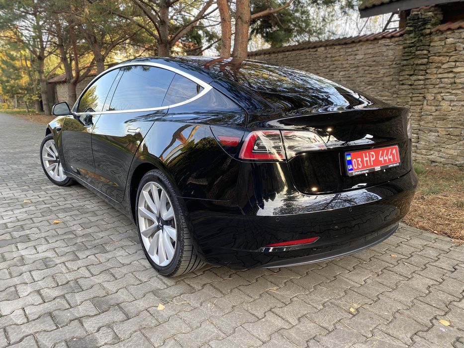 Продам Тесла модел 3