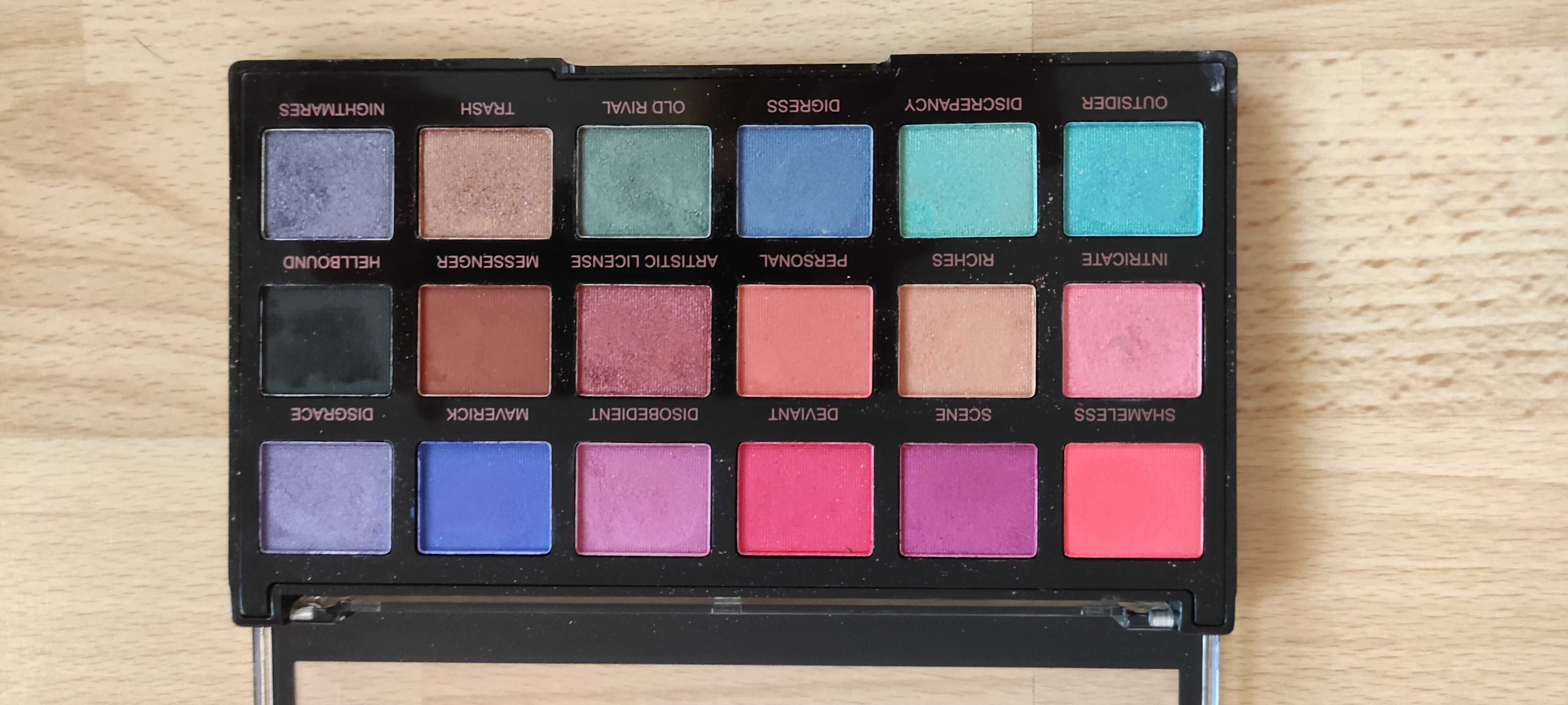Palety cieni jak nowe: KOBO, Revolution Pro, ZOEVA