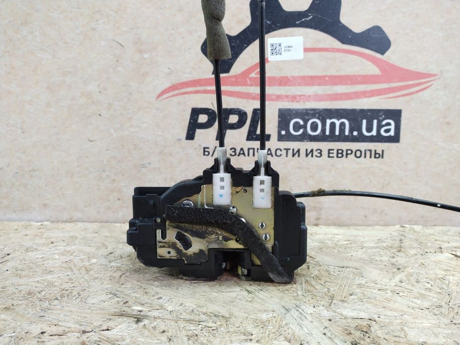 Nissan Titan 2004-2015 замок двери передней правой