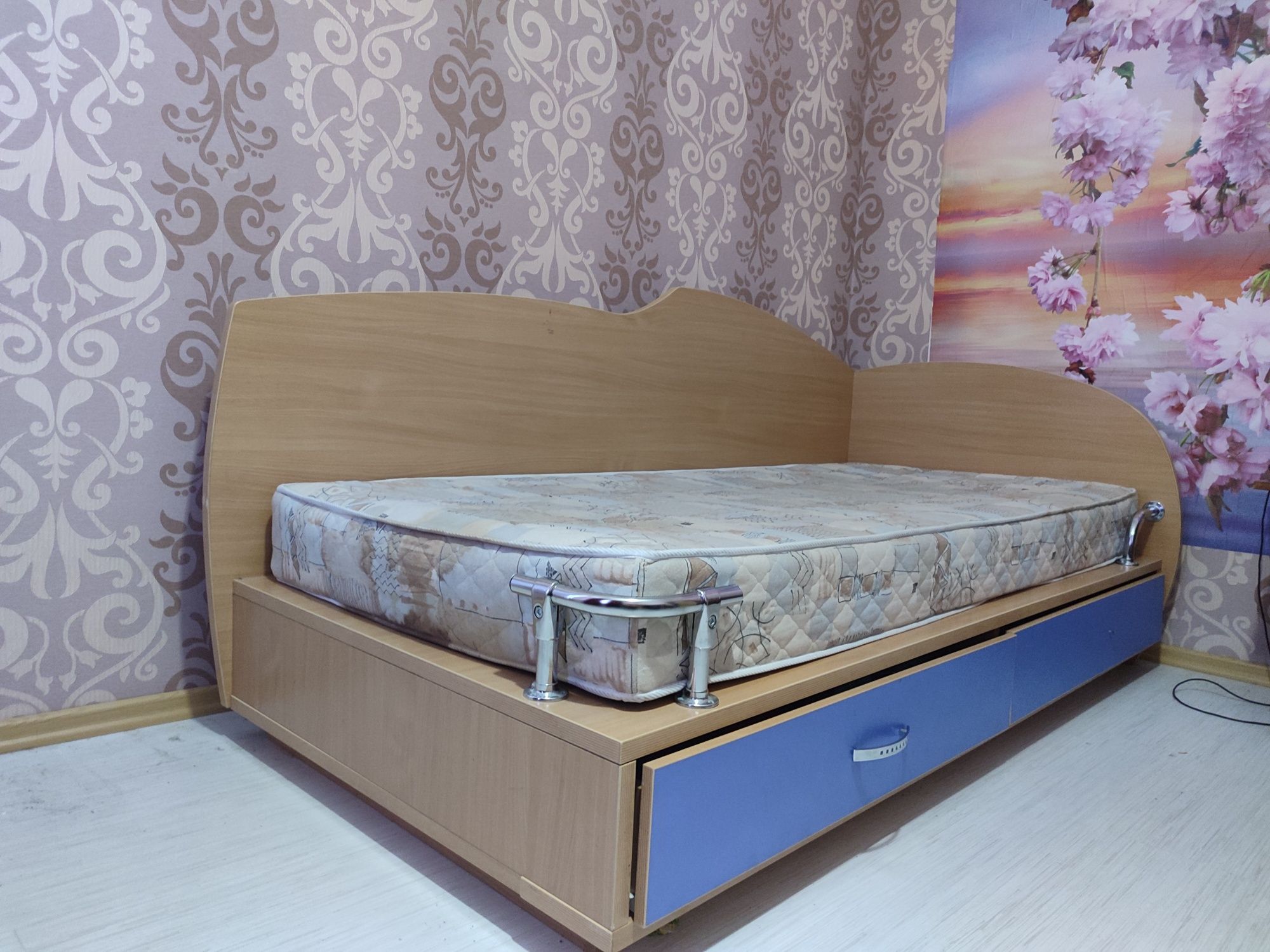 Кровать односпальная