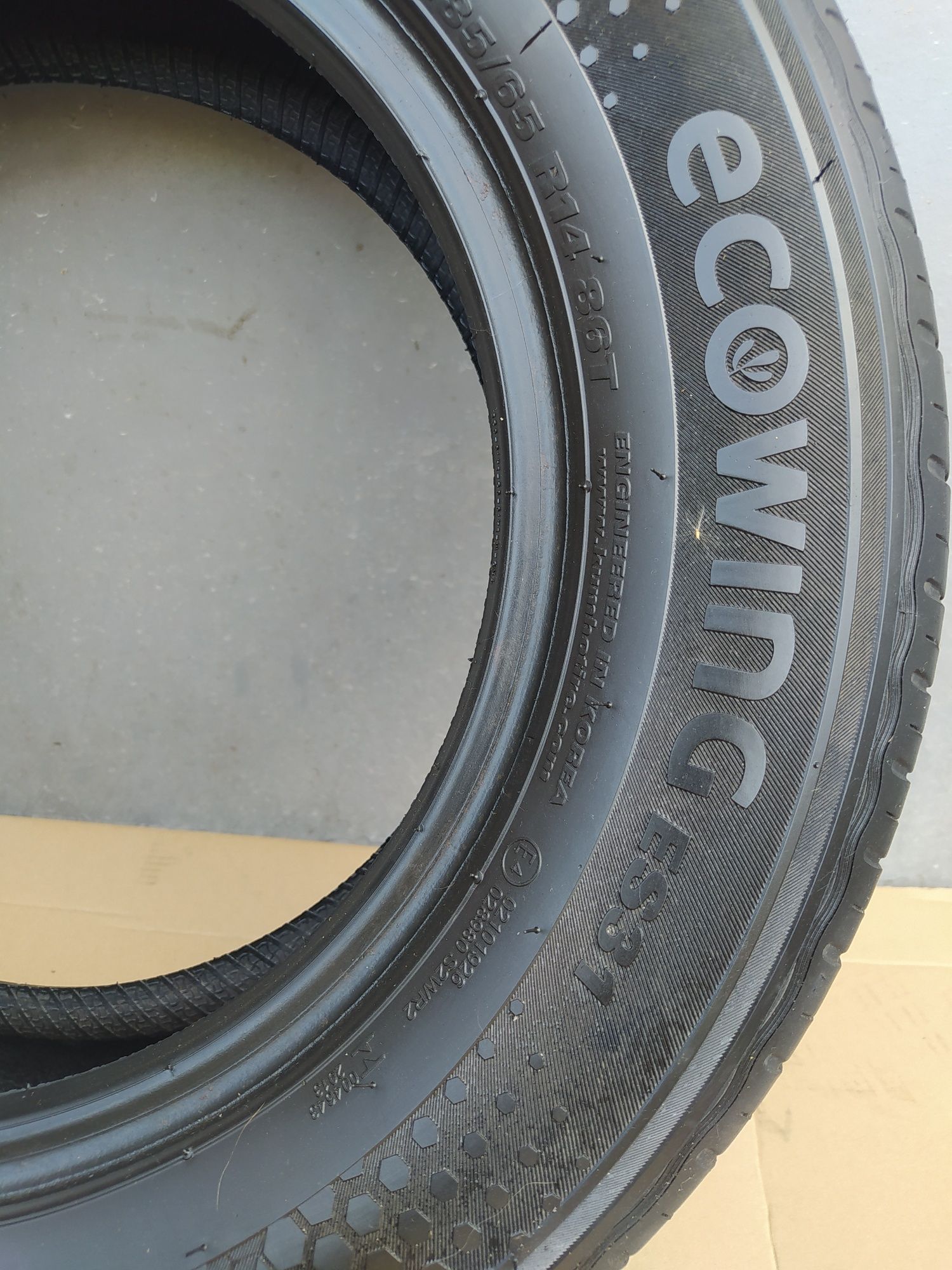 Продам летнюю  резину KUMНО scowing ES 31 . 185-65-14. в хорошем состо