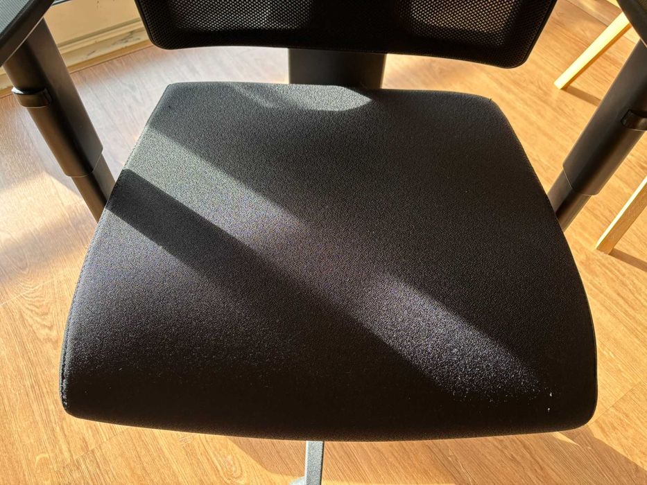 Cadeira de Escritório Sitland Múltiplas Regulações - Como NOVA