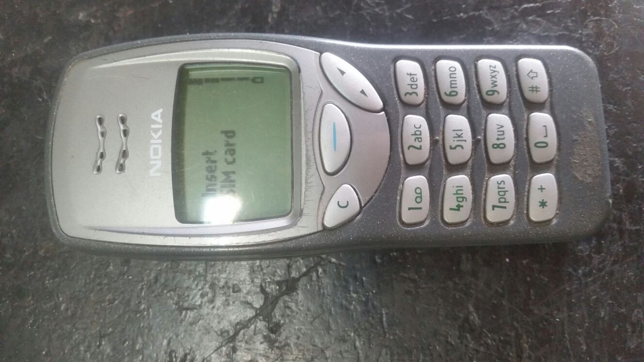 Nokia telefon komórkowy  3210.