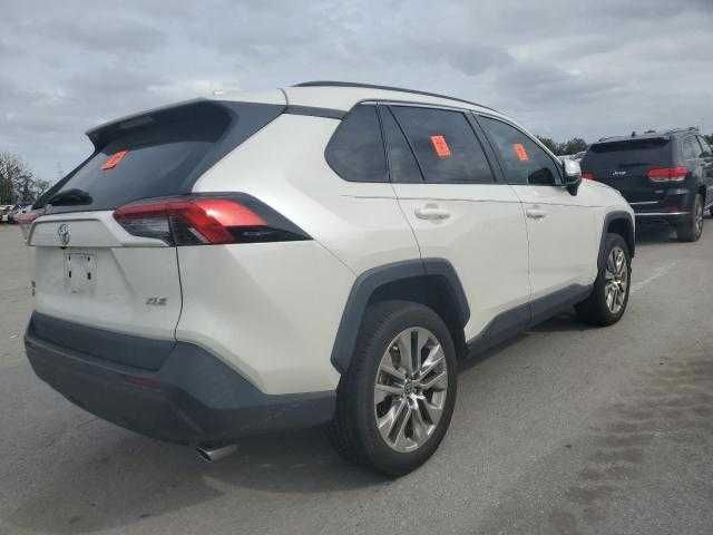 Toyota RAV4 XLE Premium 2021 ]