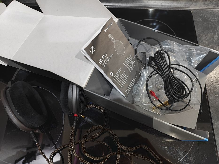 Słuchawki Sennheiser HD600, zakupione 28.04, dwa przewody