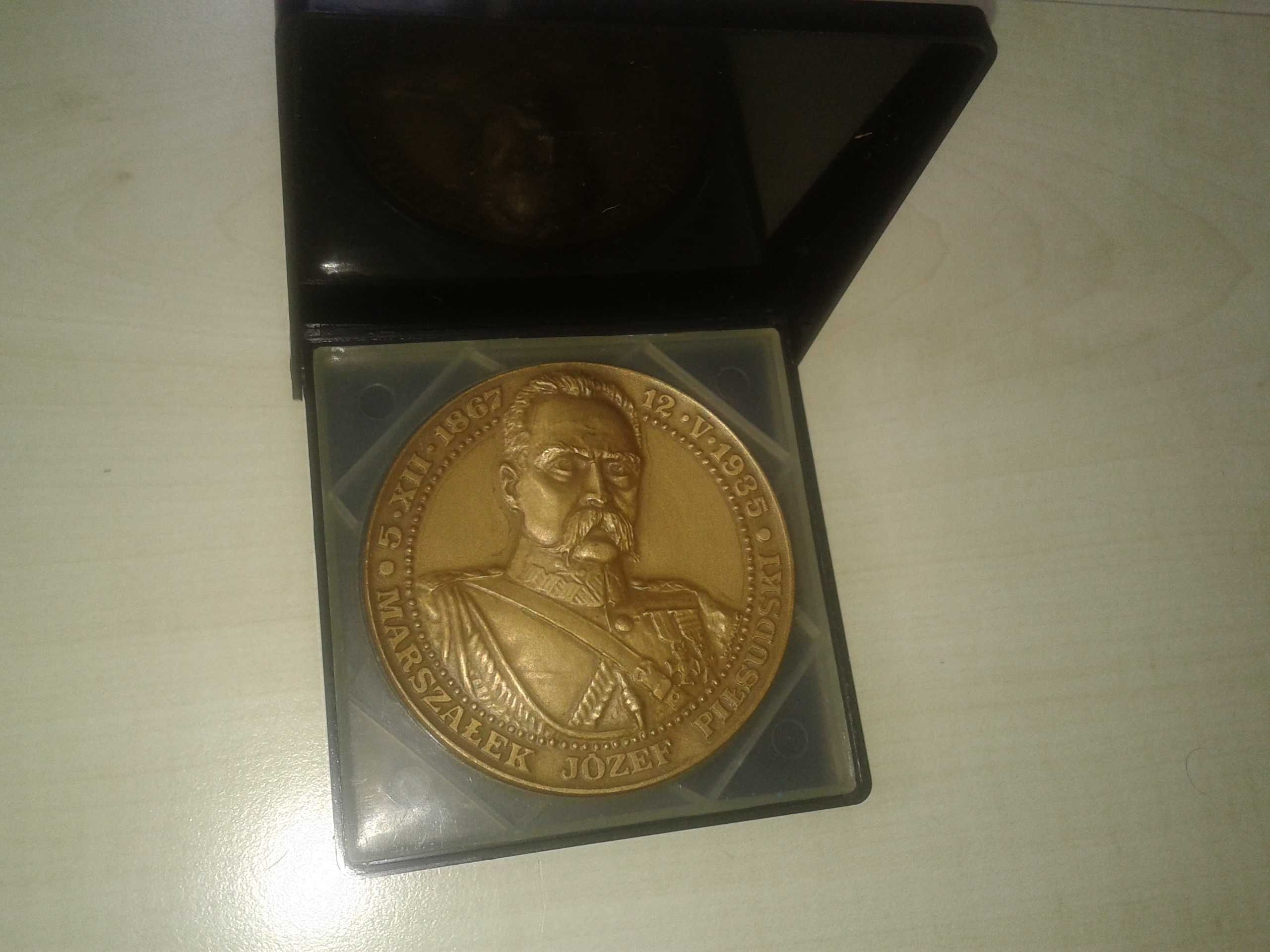 piłsudski józef 1867 - 1935 medal pamiątkowy