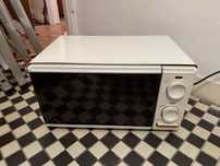 Mikrofala Delonghi
