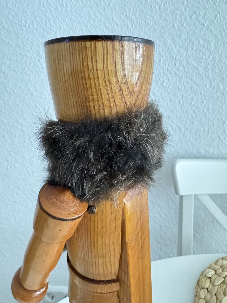 Drewniany dziadek do orzechów