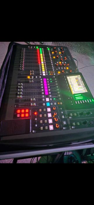 Behringer x32 com case