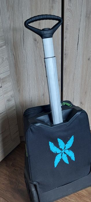 Plecak  walizka na dużych kołach