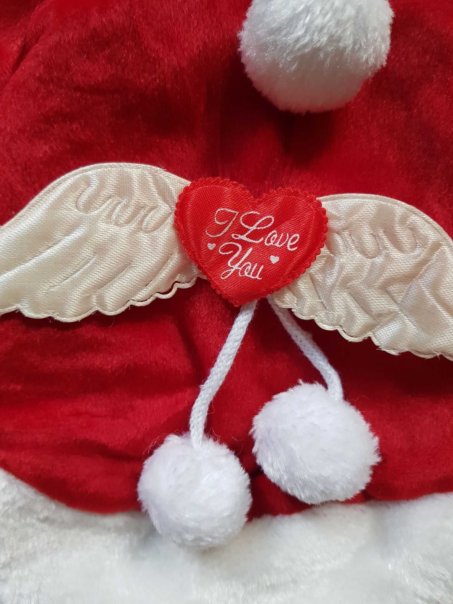 Aksamitne świąteczne ubranko dla pieska z anielskimi skrzydłami