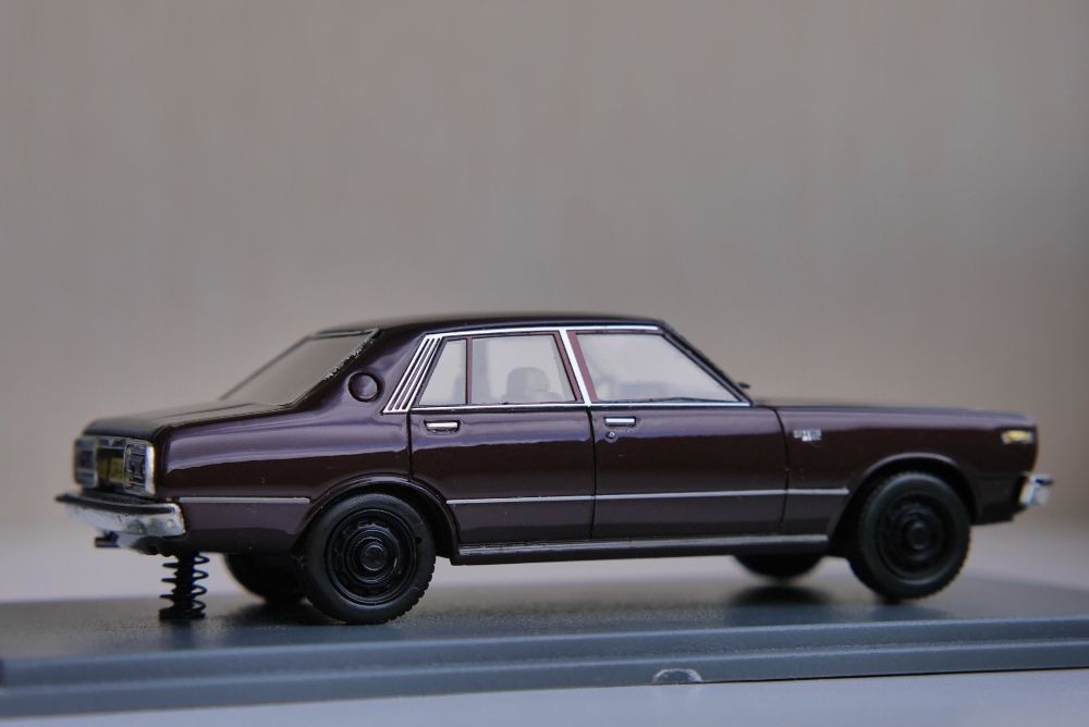 Модель Datsun 200L Laurel C230 1:43 Neo Scale Models