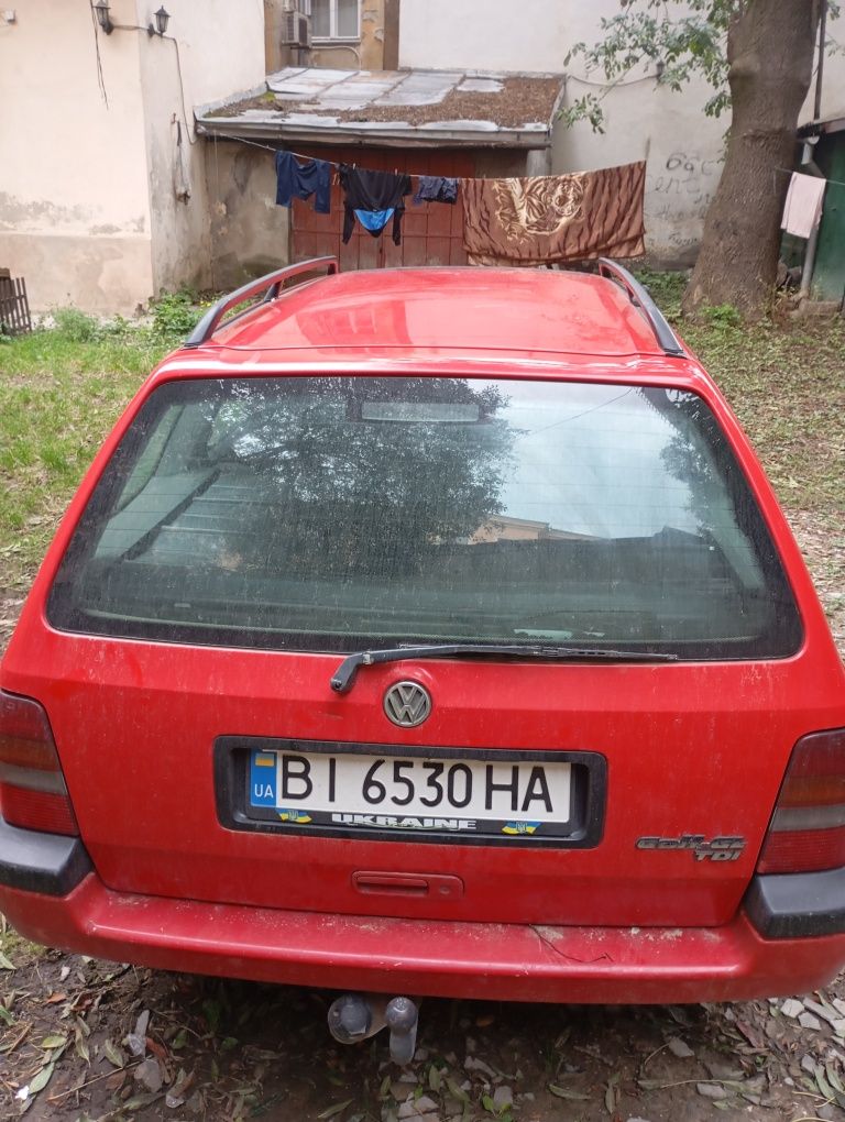 Автомобіль голф 4