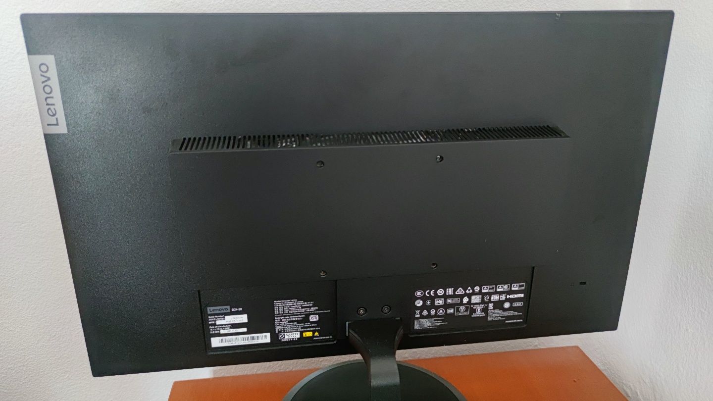 Monitor Lenovo D24-20 23,8" Full HD - Excelente, Pequeno Detalhe