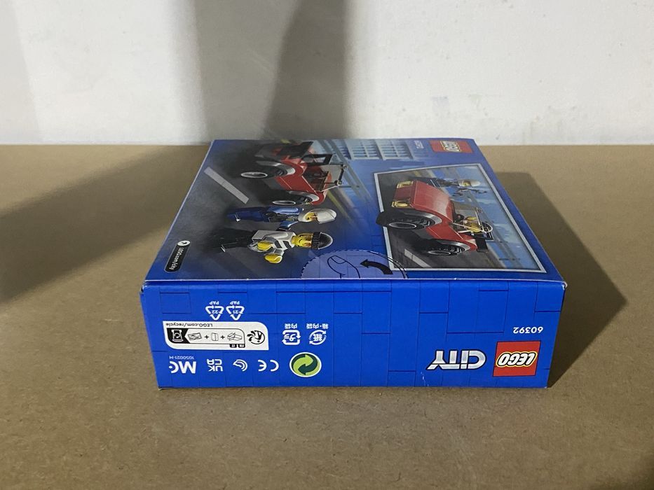 LEGO 60392 Motocykl policyjny pościg za samochodem