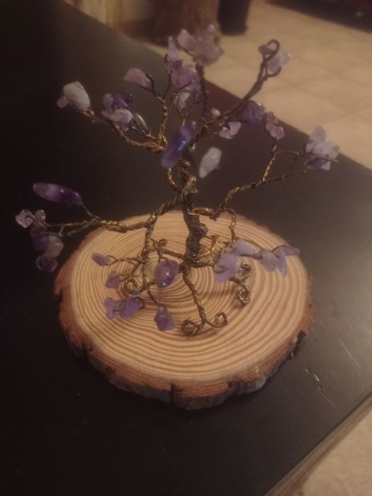 Vendo árvore da vida em pedra de ametista