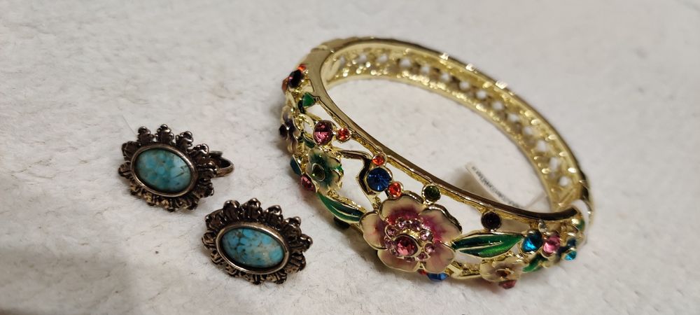 Винтажные броши бижутерия сережки браслеты бижутерия
