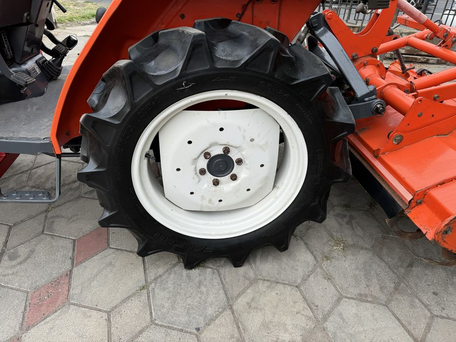 Kubota GL-23 с фронтальным погрузчиком мино-трактор