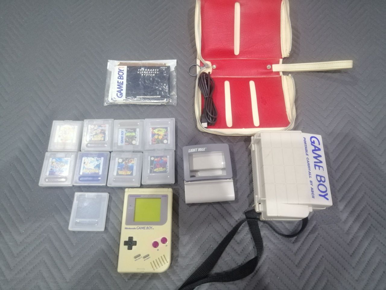 Nintendo Game Boy DMG-01 come jogos e extras