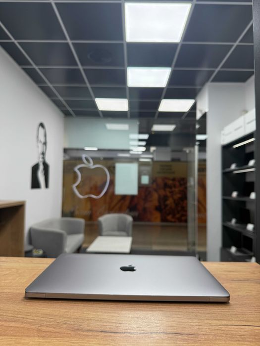 Macbook Pro 2017 (i5/8gb/128 SSD) Гарантія .